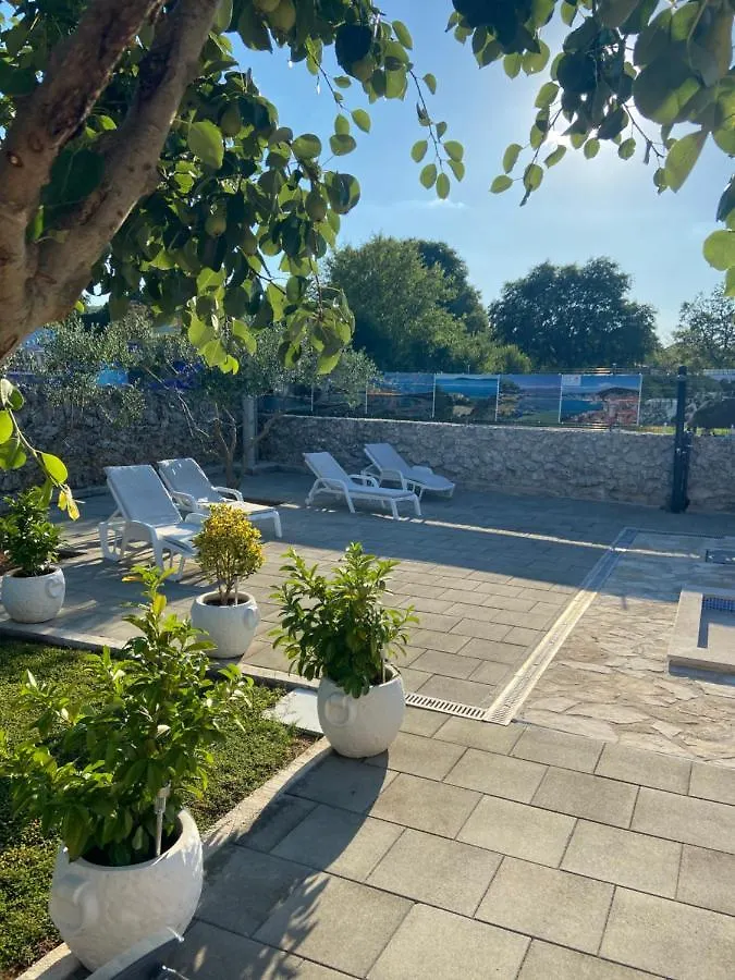Vacation House Radosic Radosic  0*, Radosic (Lecevica) Croazia