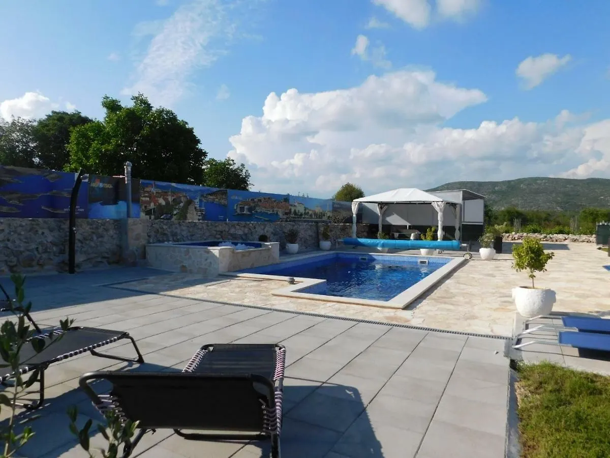 Vacation House Radosic Radosic  0*, Radosic (Lecevica) Croatia